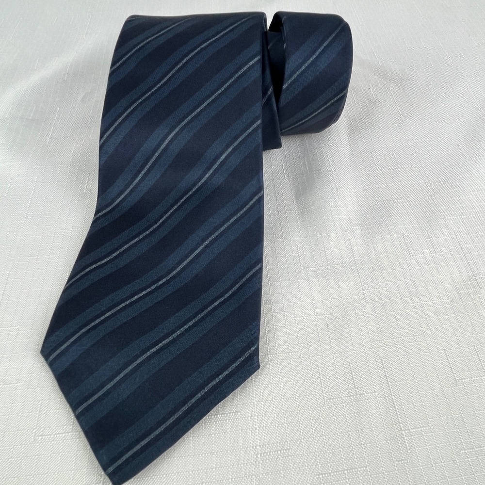 Gucci Necktie Men Blue Grey Striped Silk Made in Italy Designer Formal Tie - Picture 3 of 14